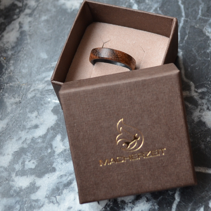 Holzring Zebrano & Carbon – handgefertigt, leicht & langlebig