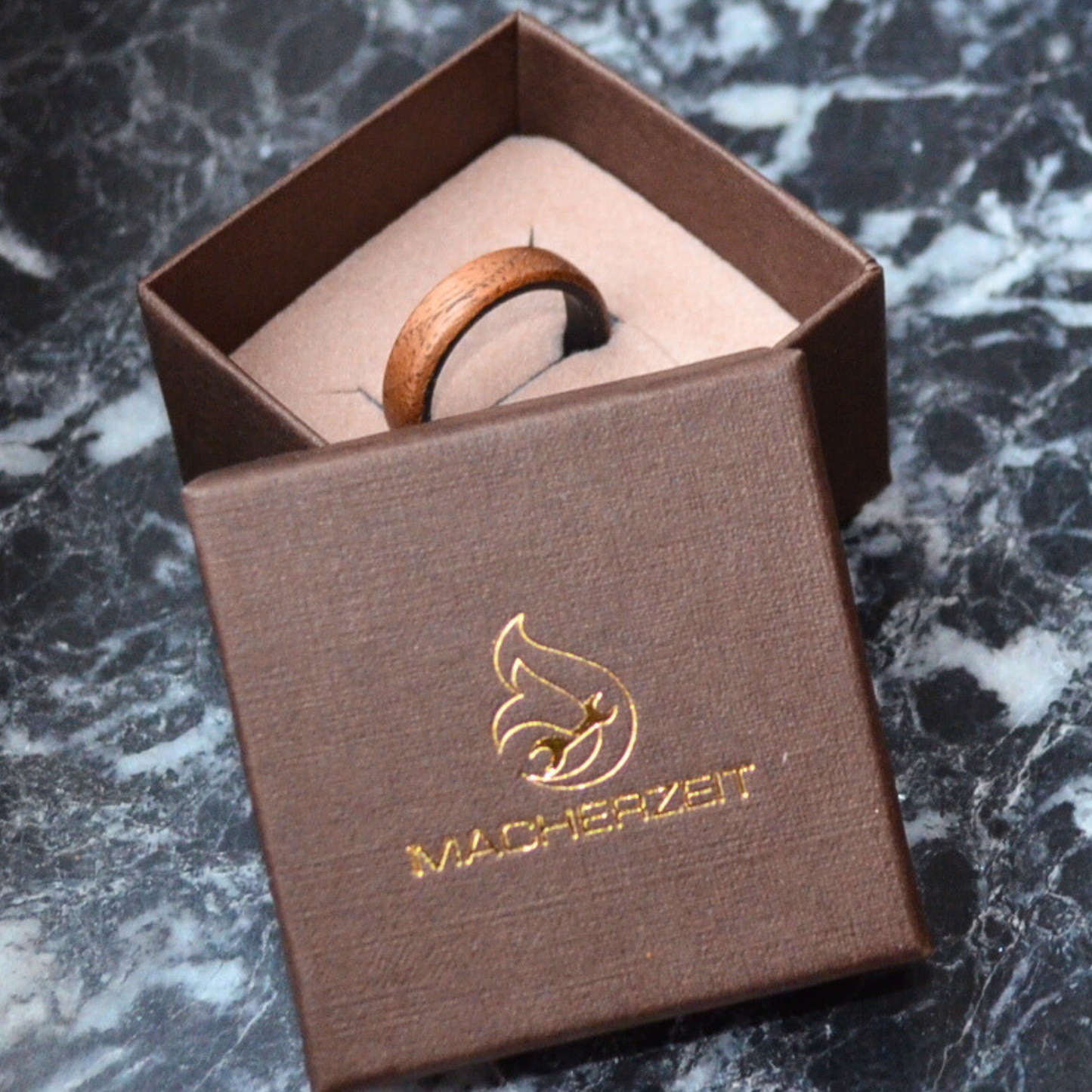 Holzring Robinie & Carbon – handgefertigt, leicht & langlebig