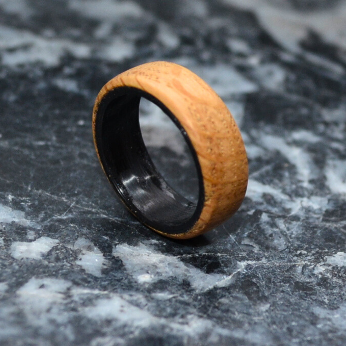 Holzring Eiche & Carbon