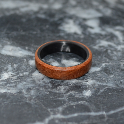 Holzring Robinie & Carbon – handgefertigt, leicht & langlebig