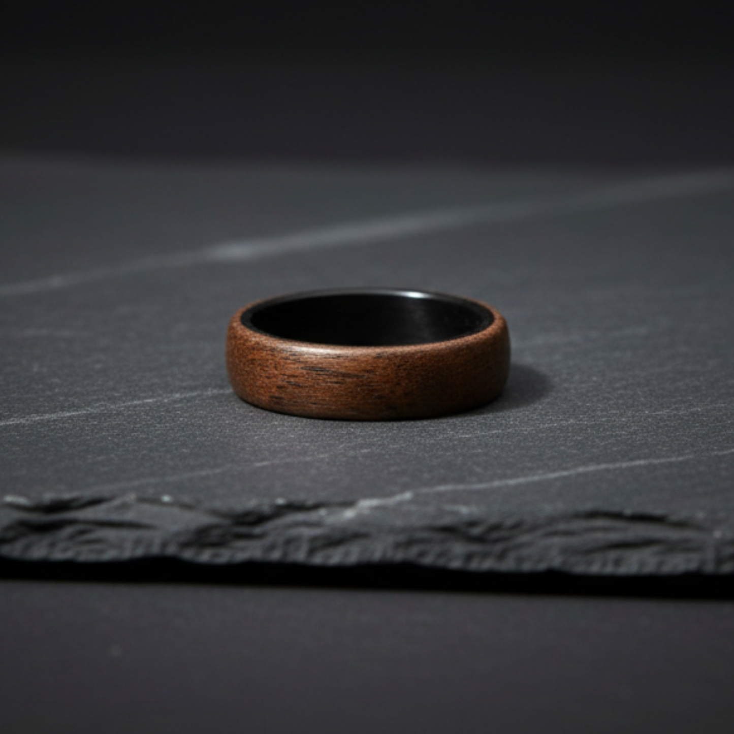 Holzring Nussbaum & Carbon – handgefertigt, leicht & langlebig