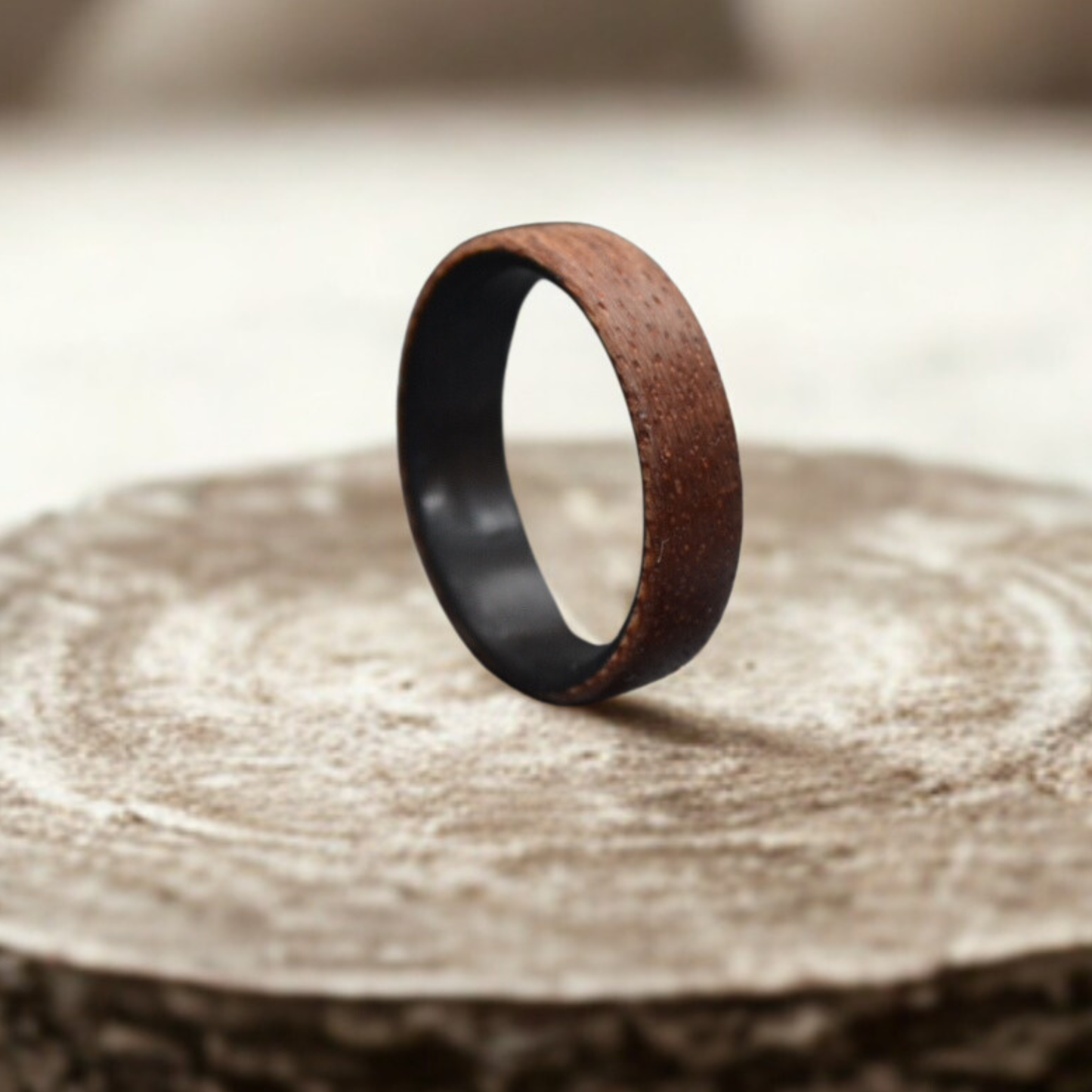 Holzring Meranti & Carbon – handgefertigt, leicht & langlebig