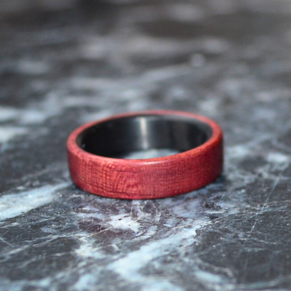 Holzring Purple Heart & Carbon – handgefertigt, leicht & langlebig