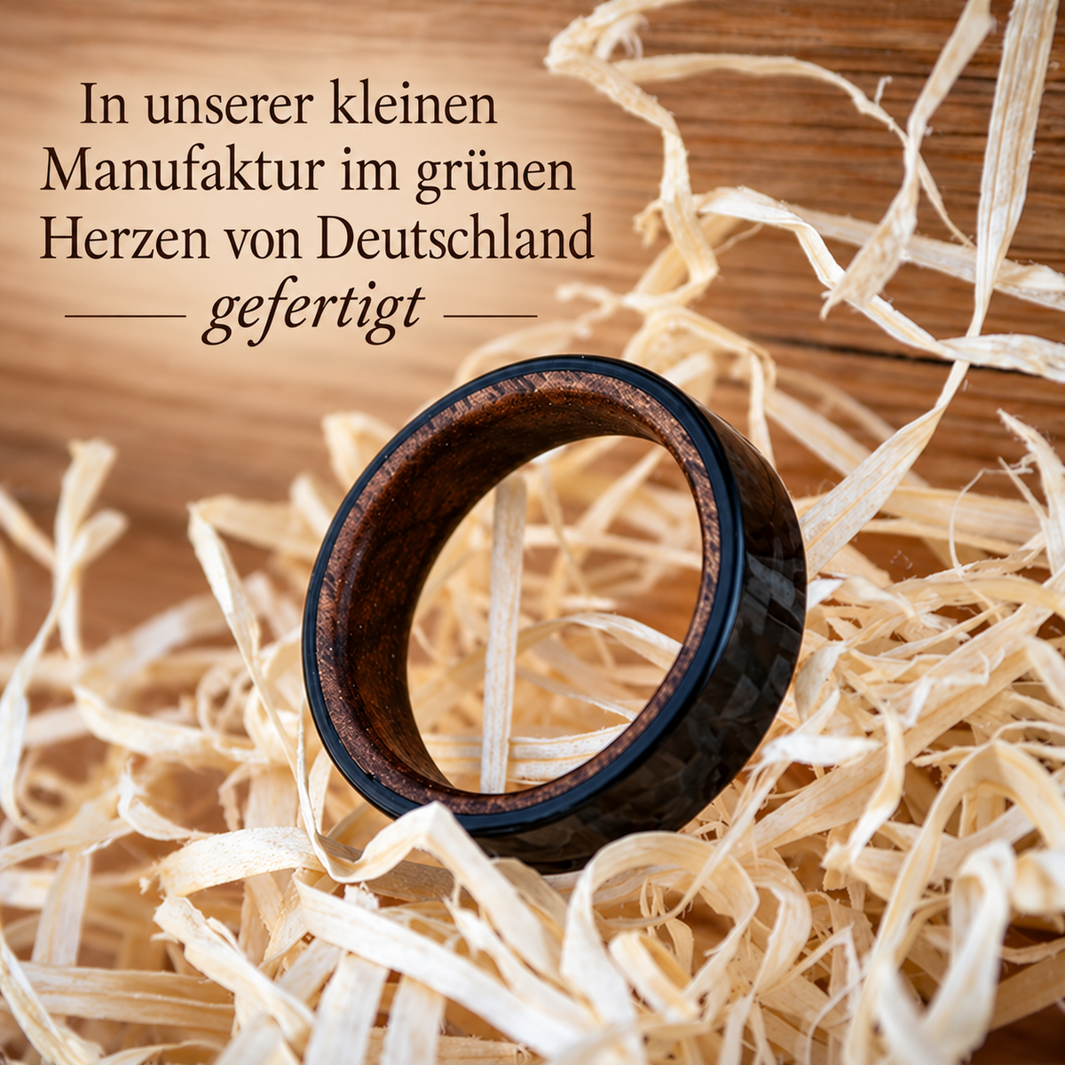 Fusionsring Carbon x Nussbaumholz - individuell handgefertigt