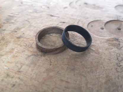 Fusionsring Carbon x Nussbaumholz - individuell handgefertigt